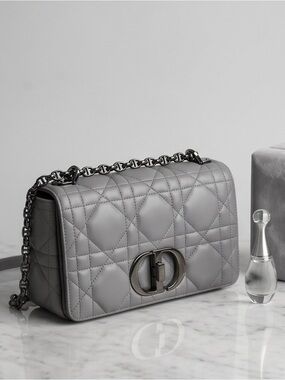 CHRISTIAN DIOR
Caro Bag Macrocannage Calfskin Grey
